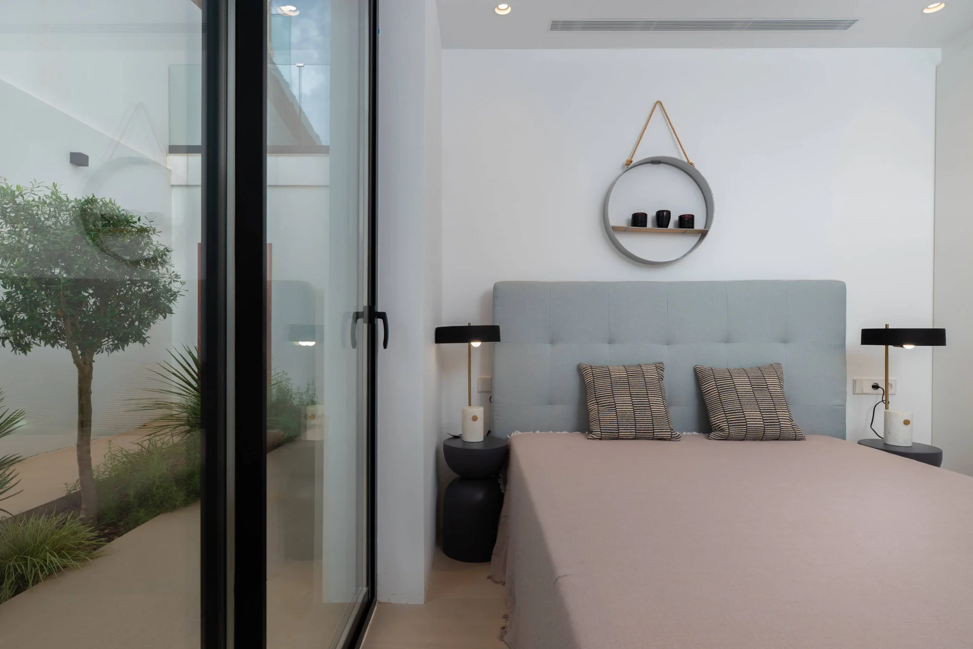 Villa contemporánea con piscina en Ses Torres, Ibiza – foto 15