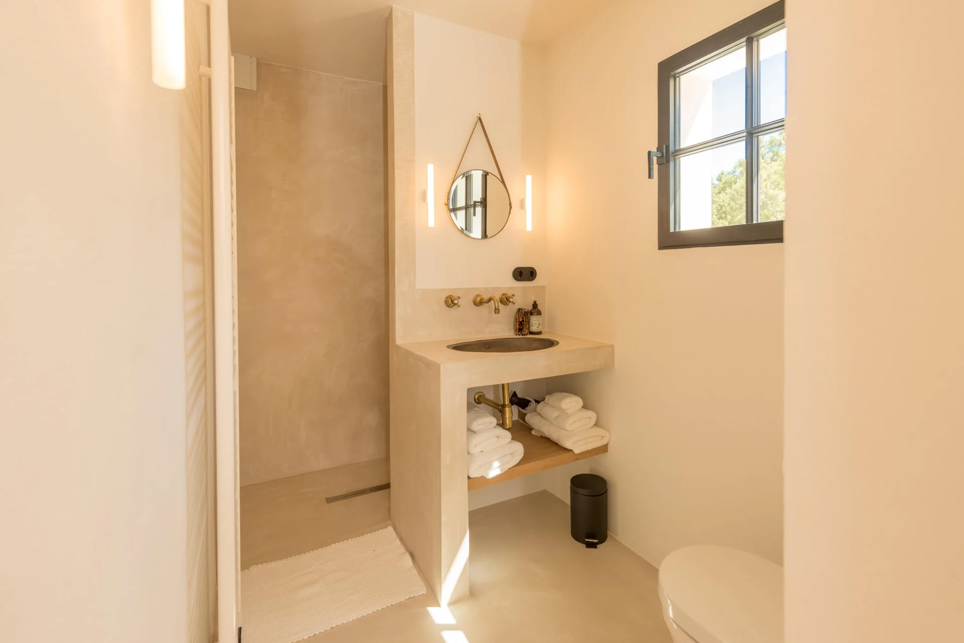 Villa Odiya | Diseño contemporáneo y vistas al Mediterráneo – foto 9