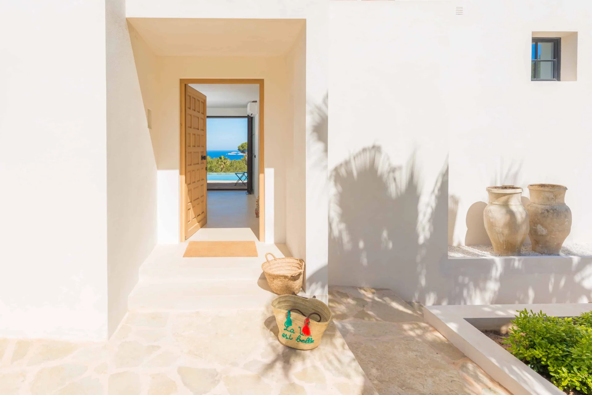 Villa Odiya | Diseño contemporáneo y vistas al Mediterráneo – foto 2