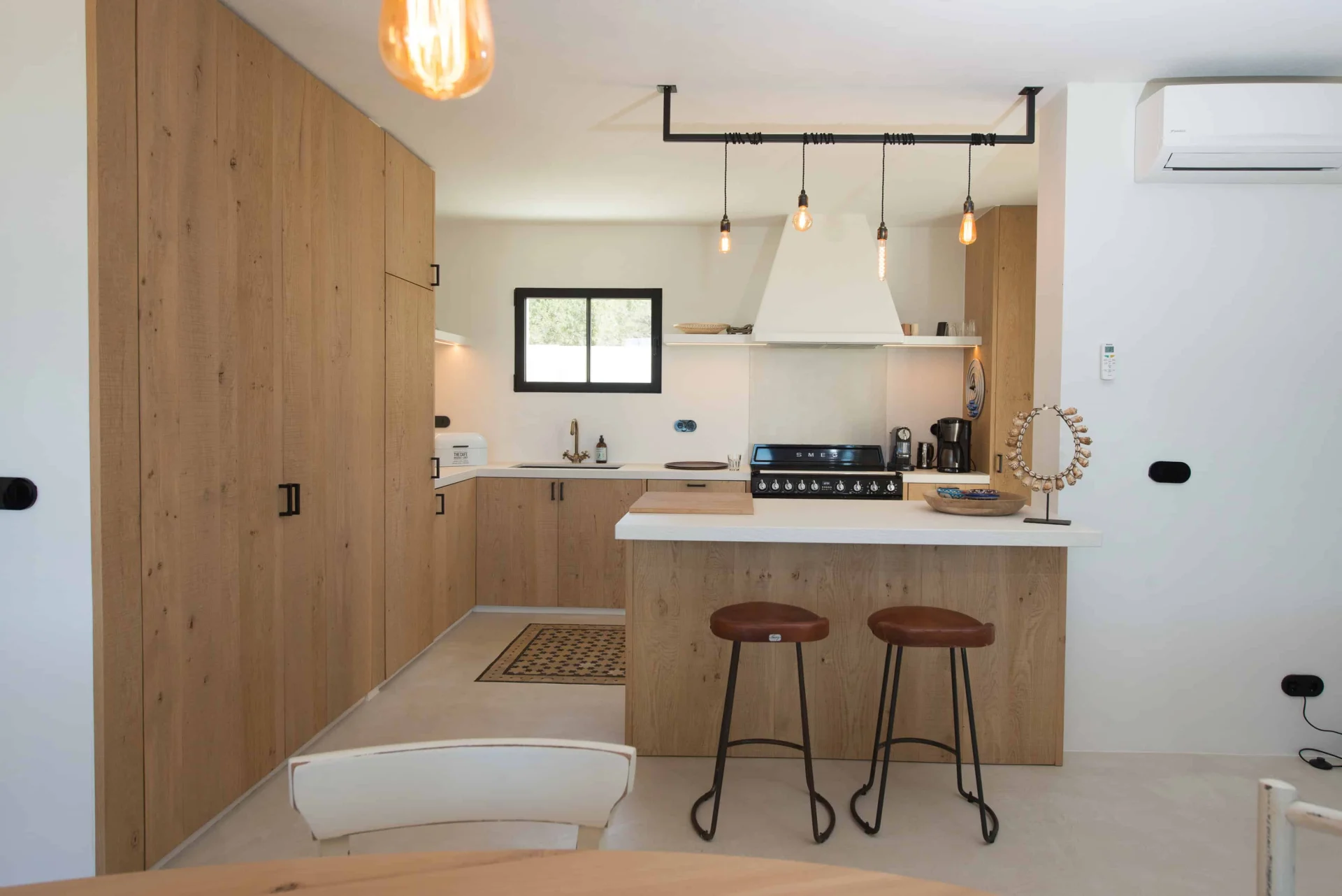 Villa Odiya | Diseño contemporáneo y vistas al Mediterráneo – foto 4